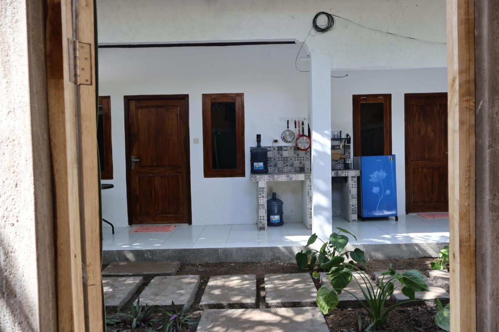 Rumah Tiga Gili Gili Air Exterior photo
